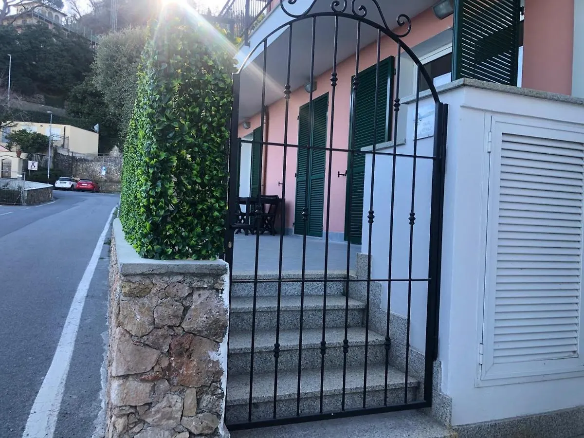 Casa Serge Vista Mare Con Ampio Terrazzo Privato Bergeggi