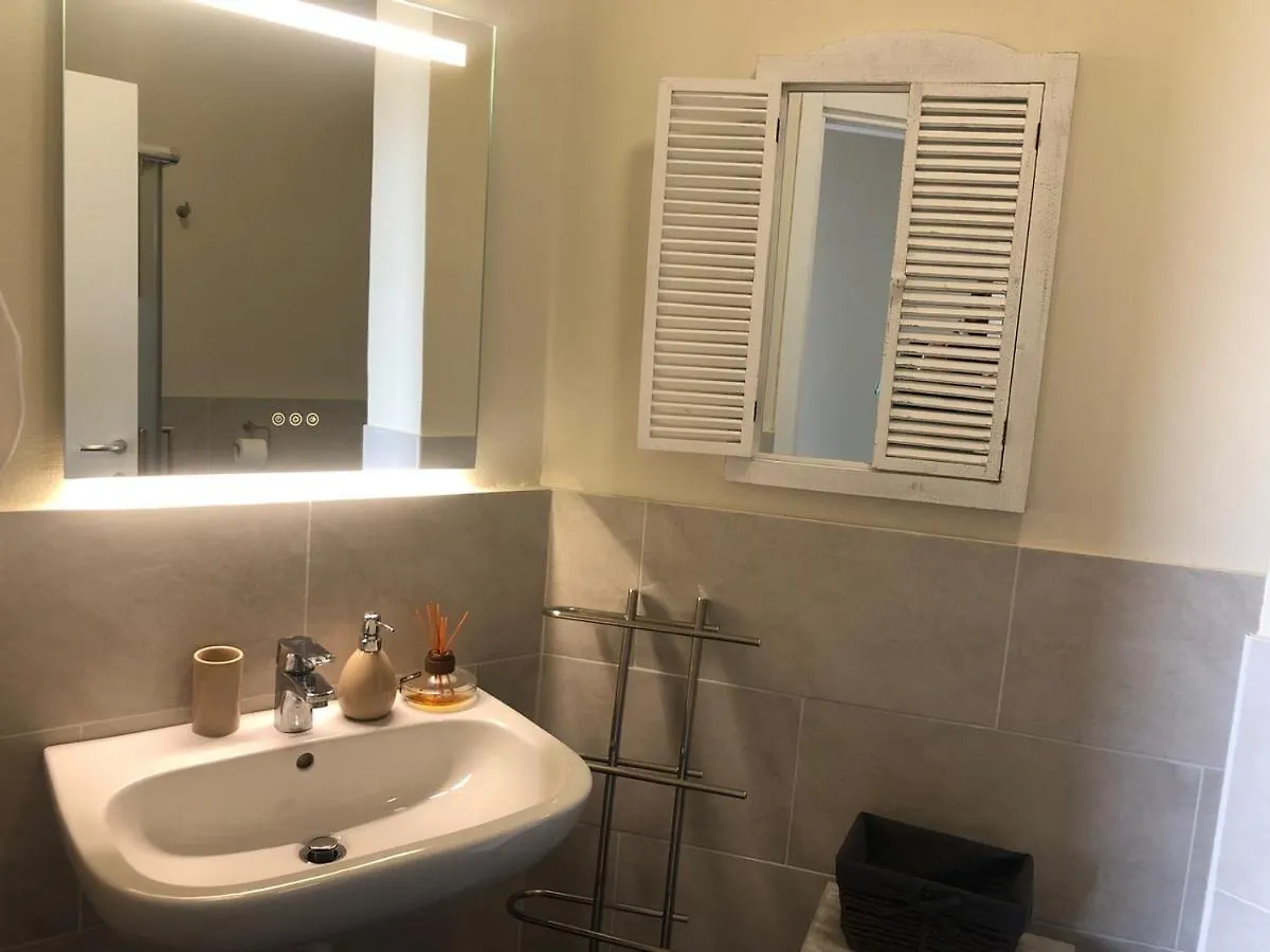 Casa Serge Vista Mare Con Ampio Terrazzo Privato Bergeggi Apartment