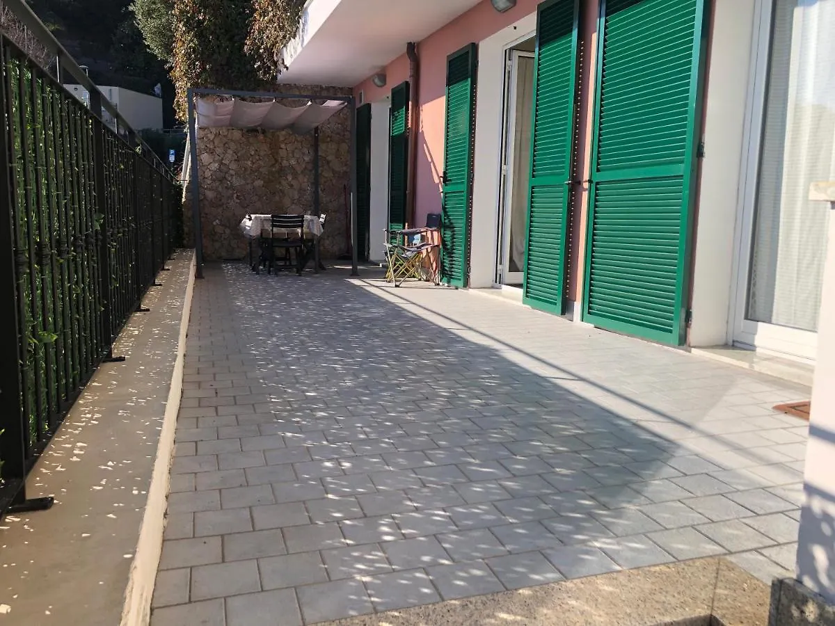 Casa Serge Vista Mare Con Ampio Terrazzo Privato Bergeggi Apartment