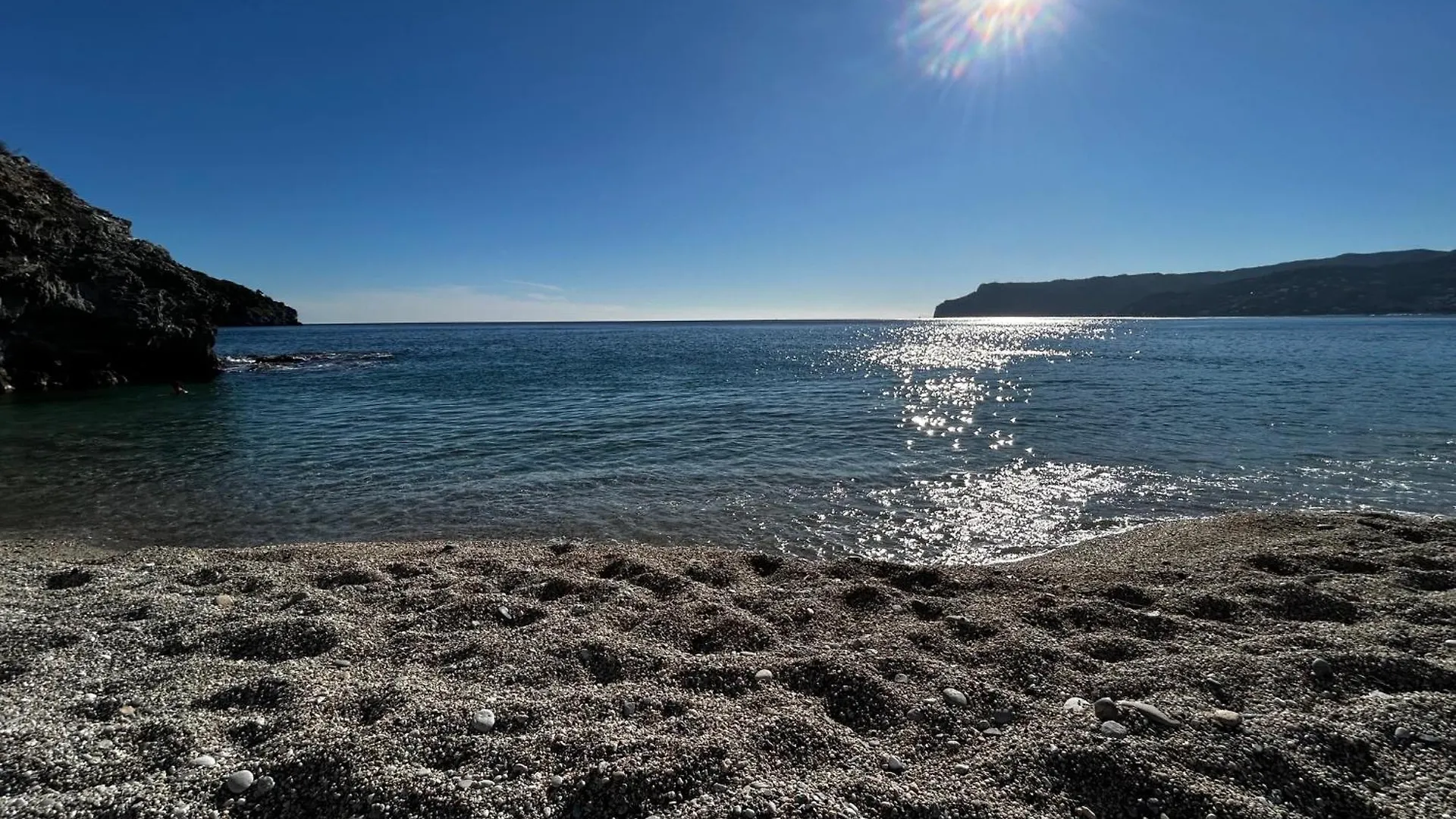 Casa Serge Vista Mare Con Ampio Terrazzo Privato Bergeggi Italy