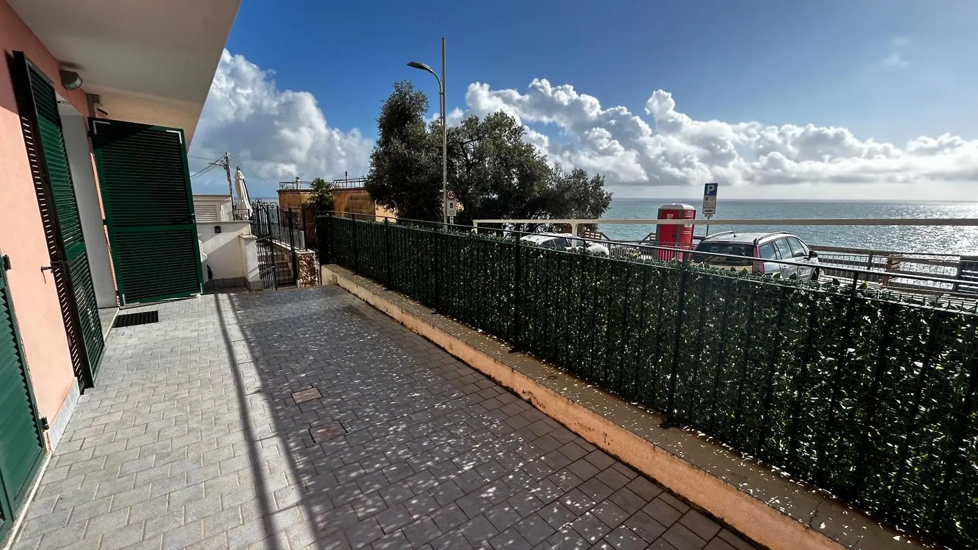 Apartment Casa Serge Vista Mare Con Ampio Terrazzo Privato Bergeggi