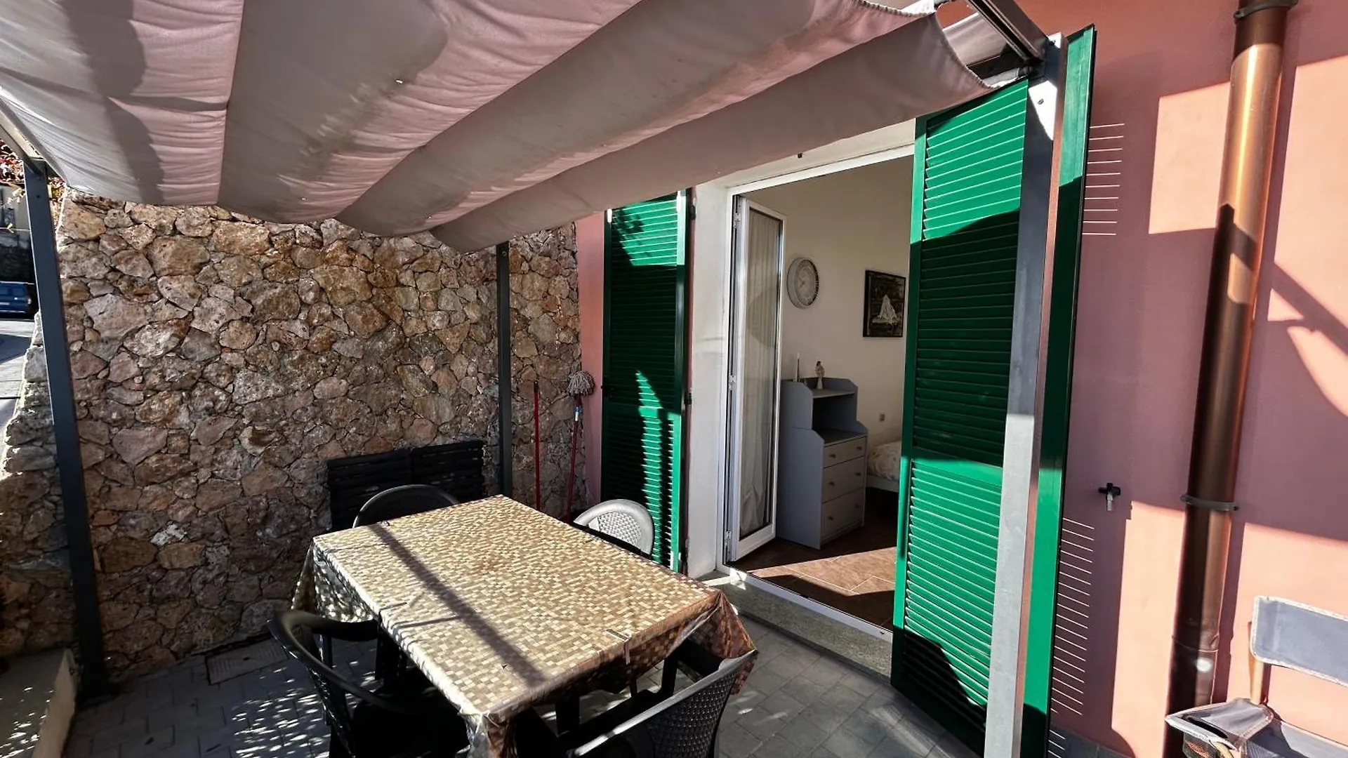 Casa Serge Vista Mare Con Ampio Terrazzo Privato Bergeggi Italy