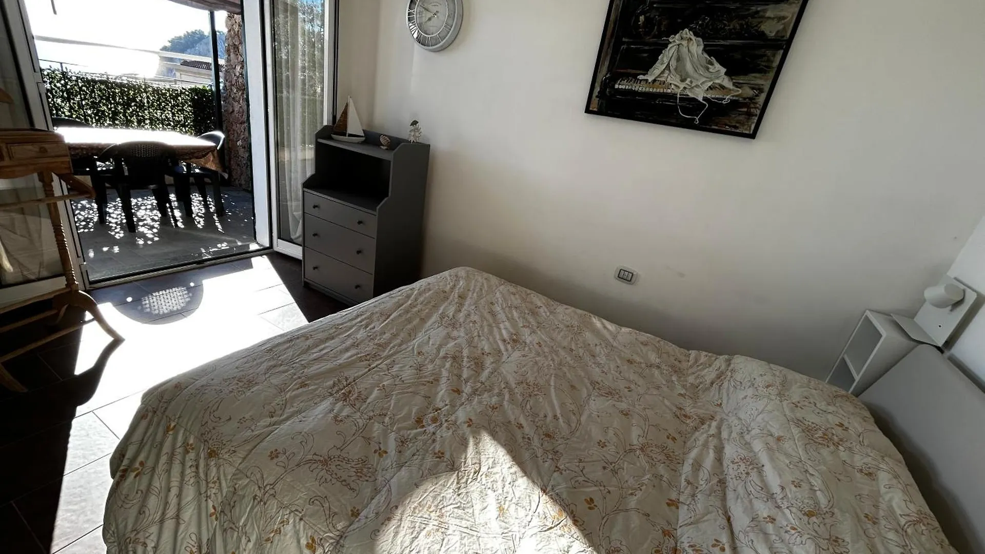 Apartment Casa Serge Vista Mare Con Ampio Terrazzo Privato Bergeggi Italy